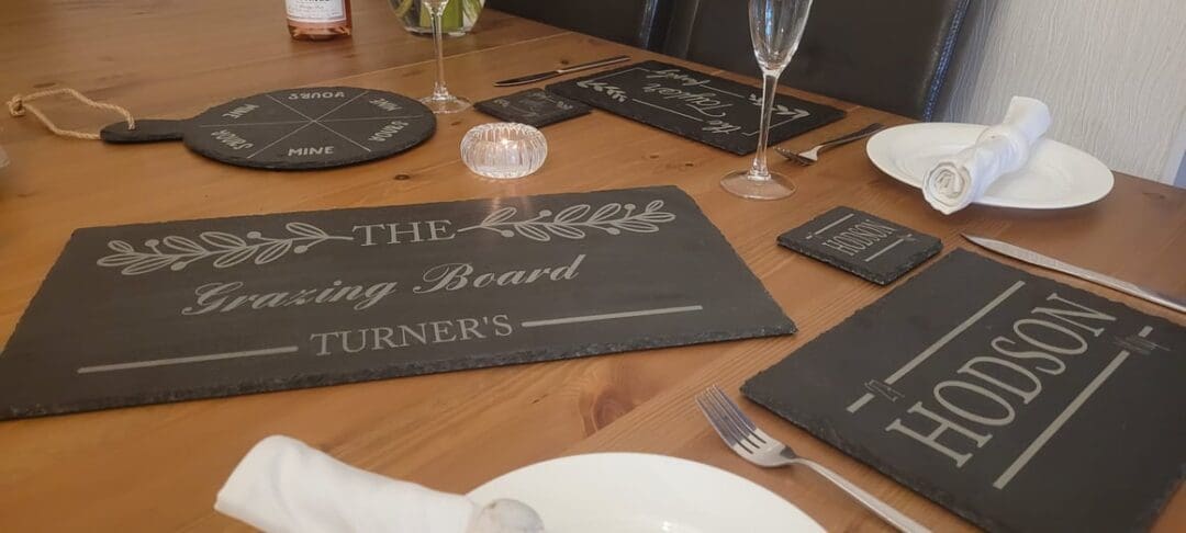 Burnt-wood Place settings